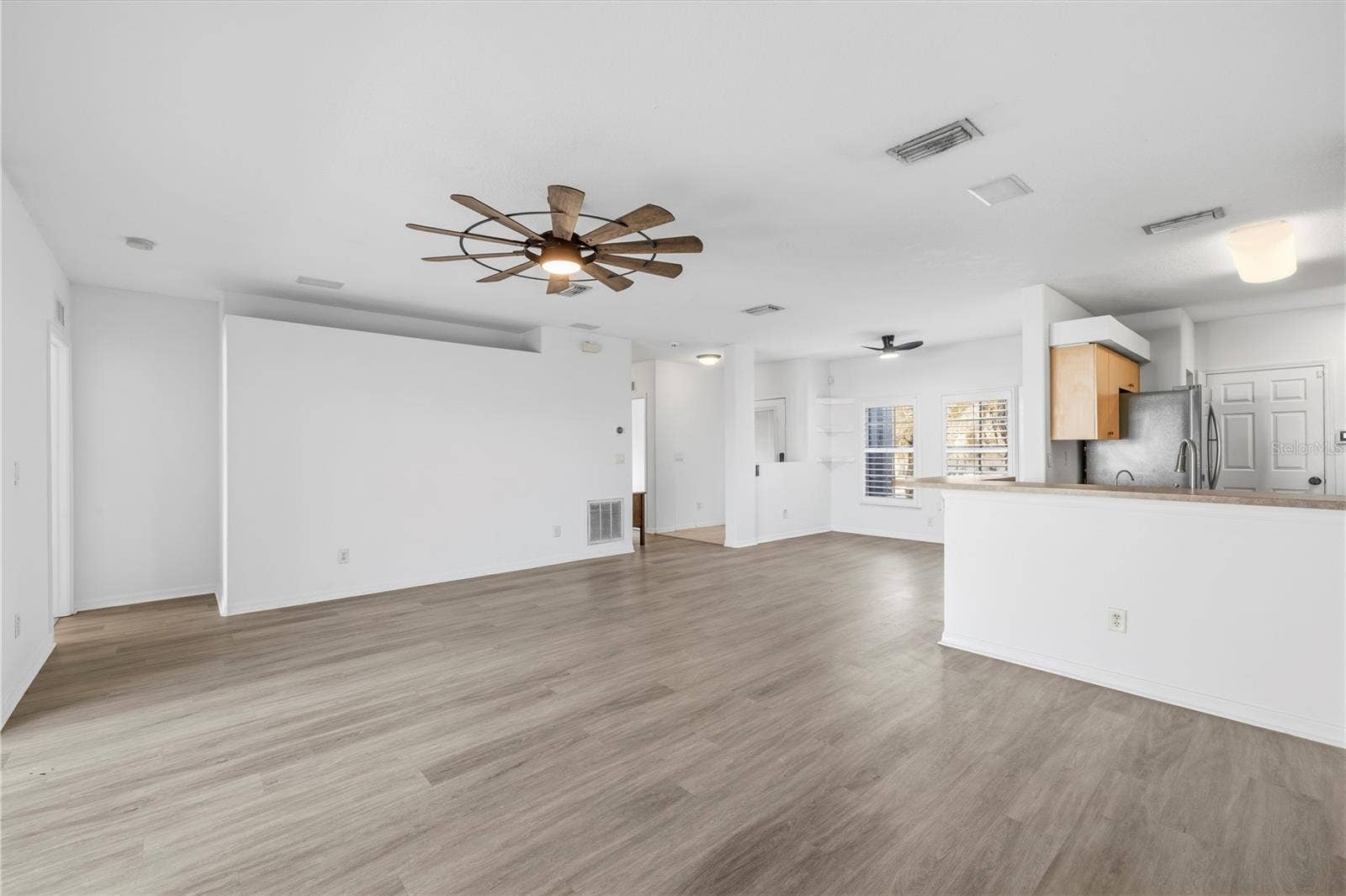 605 CYPRESS PARK AVENUE, Tarpon Springs, FL 34689