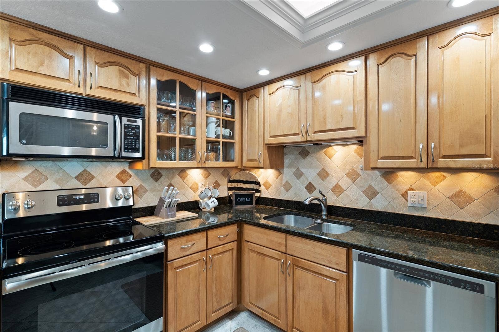 675 S GULFVIEW BOULEVARD, #PH4, Clearwater Beach, FL 33767 675 S GULFVIEW BOULEVARD, #PH4, Clearwater Beach, FL 33767