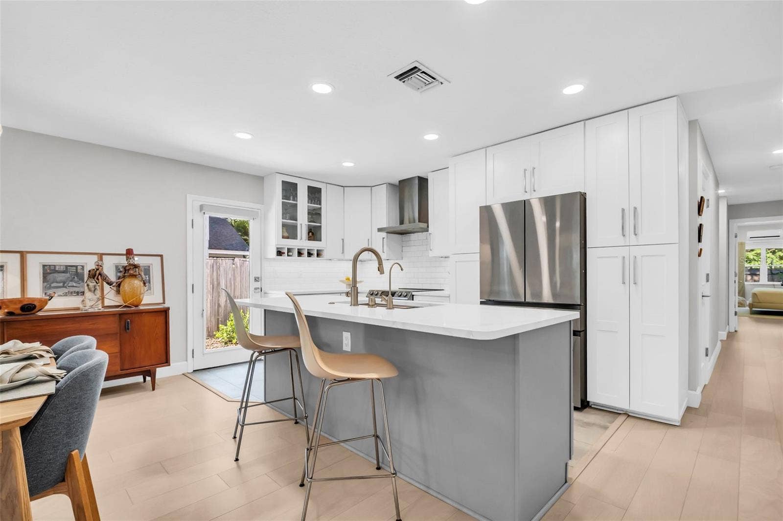 1023 19TH AVENUE N, St Petersburg, FL 33704