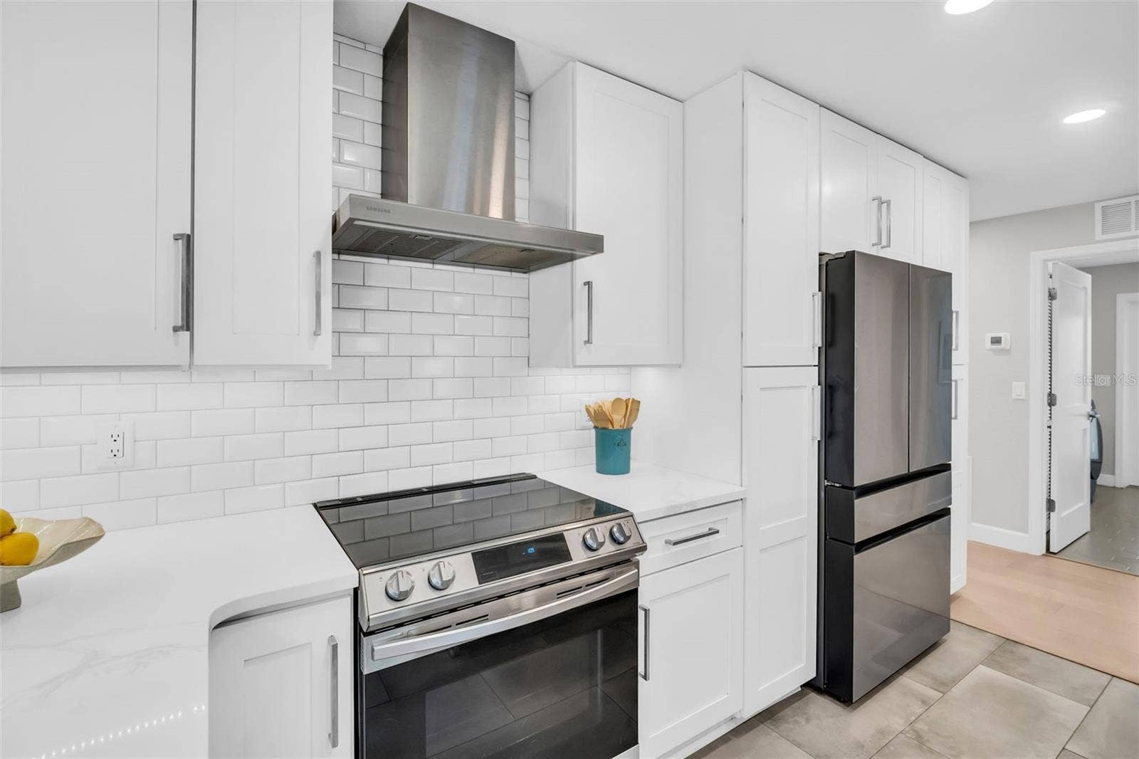 1023 19TH AVENUE N, St Petersburg, FL 33704