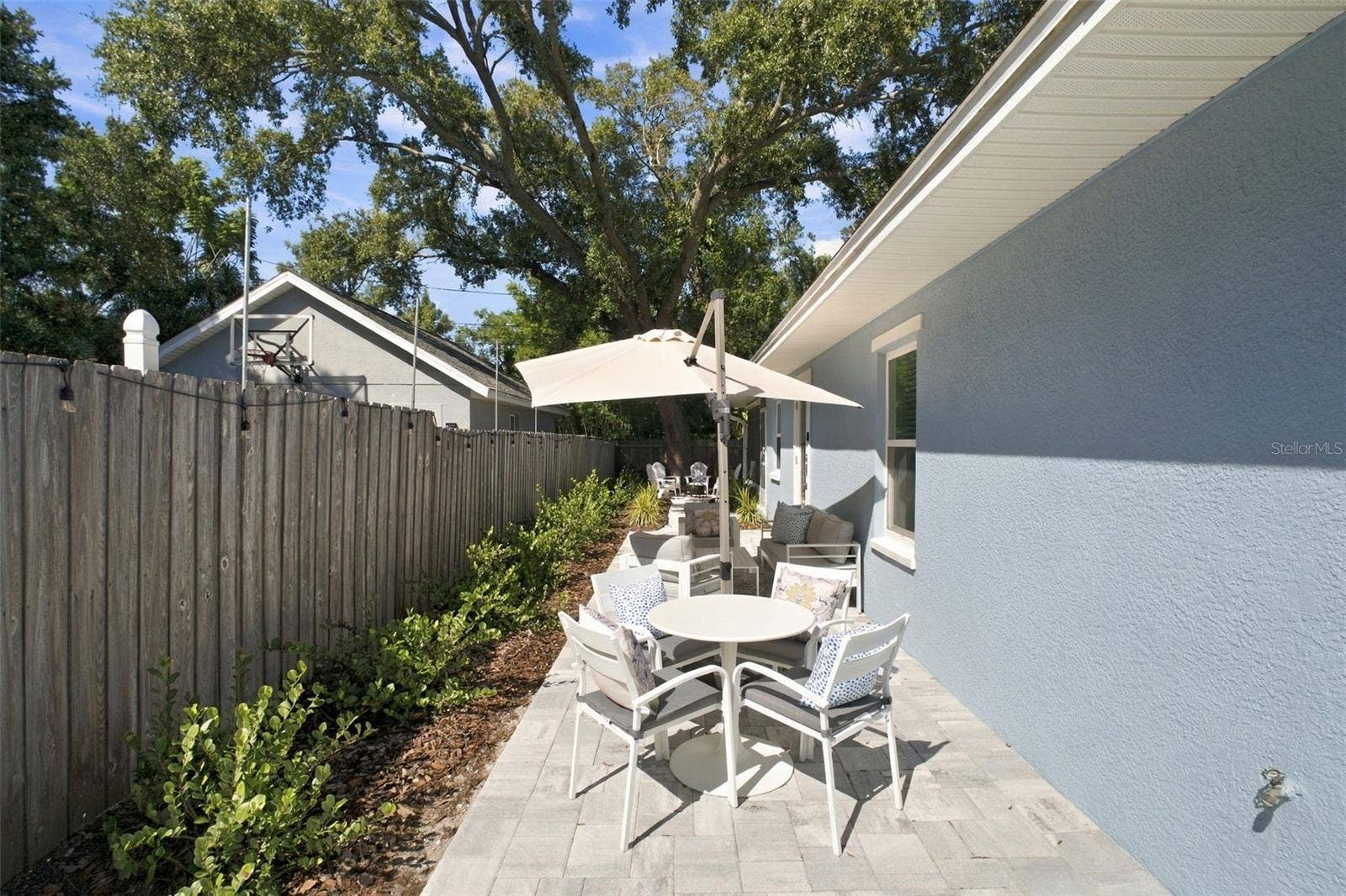 1023 19TH AVENUE N, St Petersburg, FL 33704