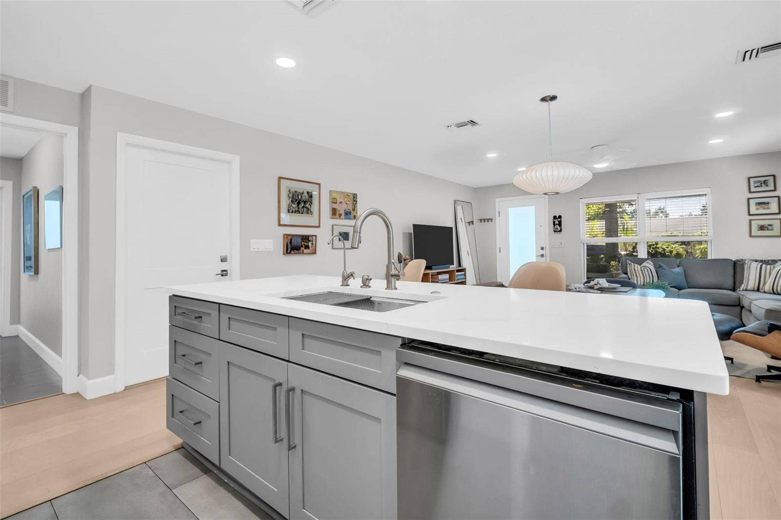 1023 19TH AVENUE N, St Petersburg, FL 33704