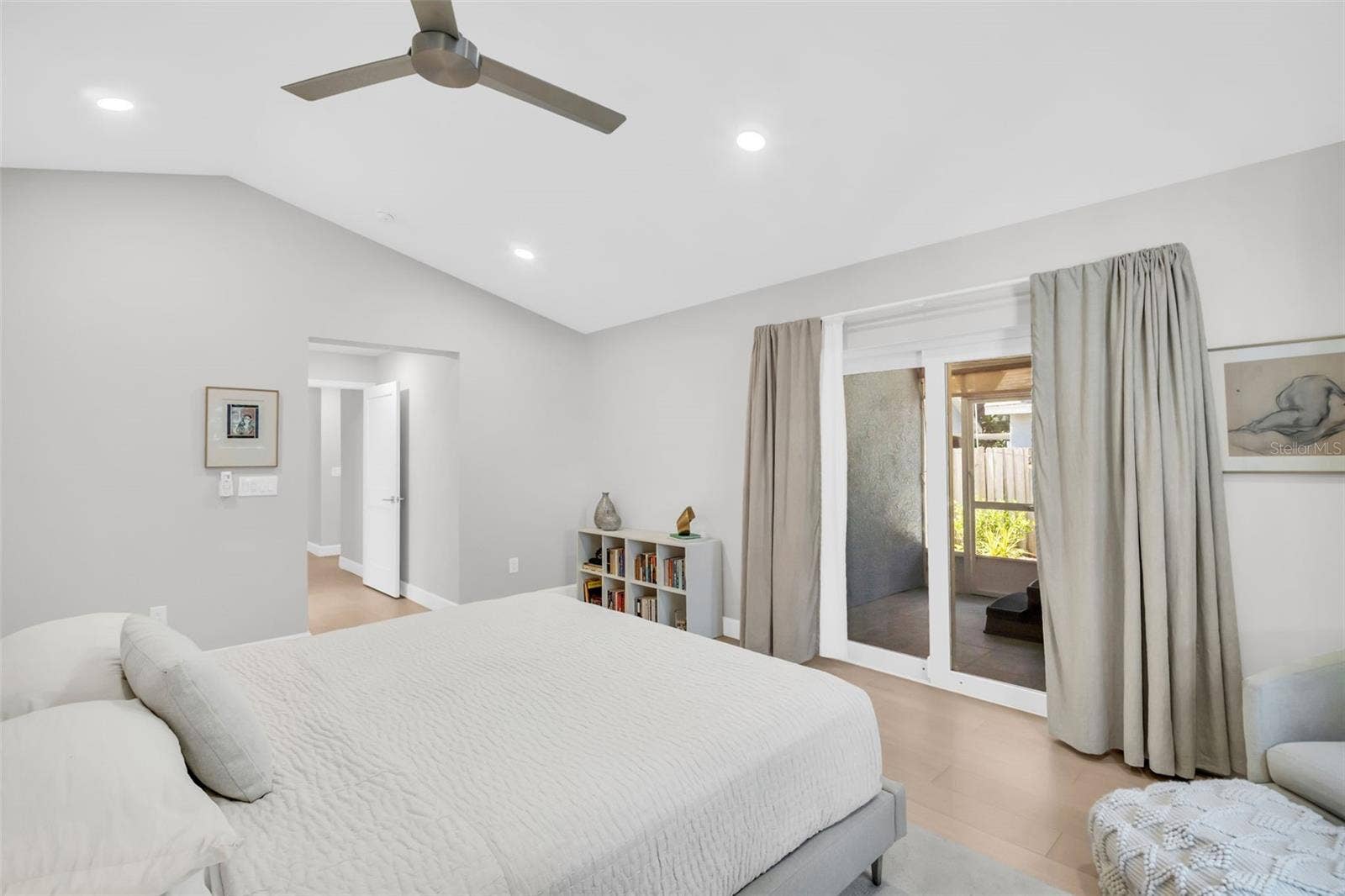 1023 19TH AVENUE N, St Petersburg, FL 33704
