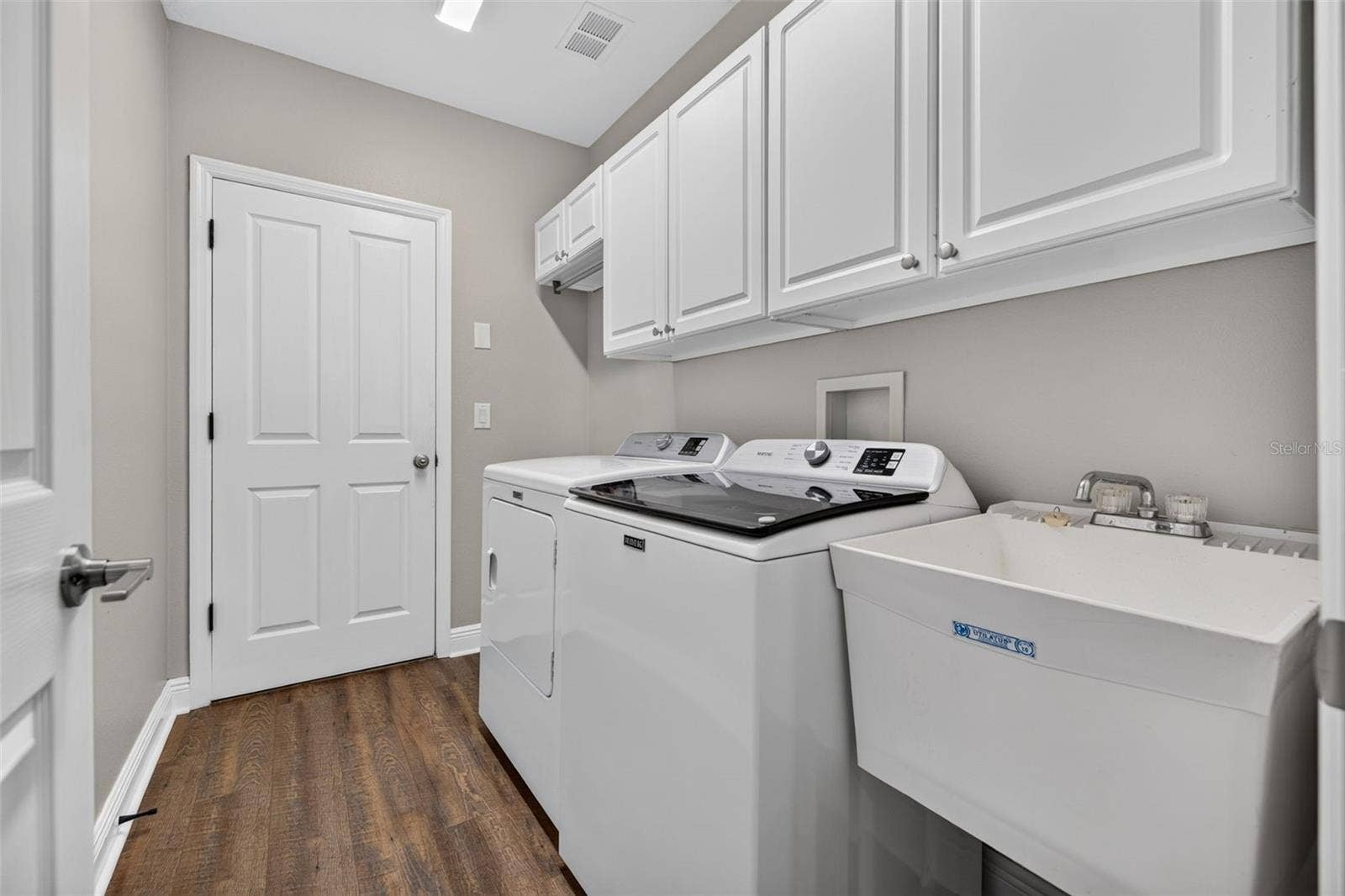 15714 IBISRIDGE DRIVE, Lithia, FL 33547 15714 IBISRIDGE DRIVE, Lithia, FL 33547