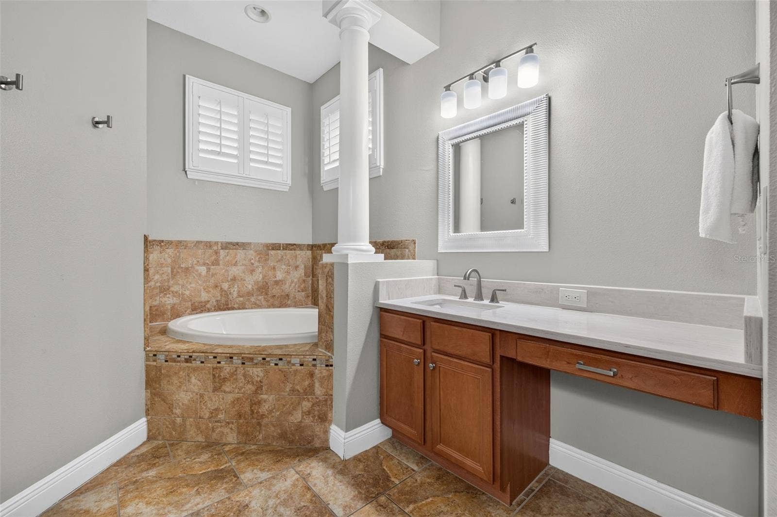 15714 IBISRIDGE DRIVE, Lithia, FL 33547 15714 IBISRIDGE DRIVE, Lithia, FL 33547
