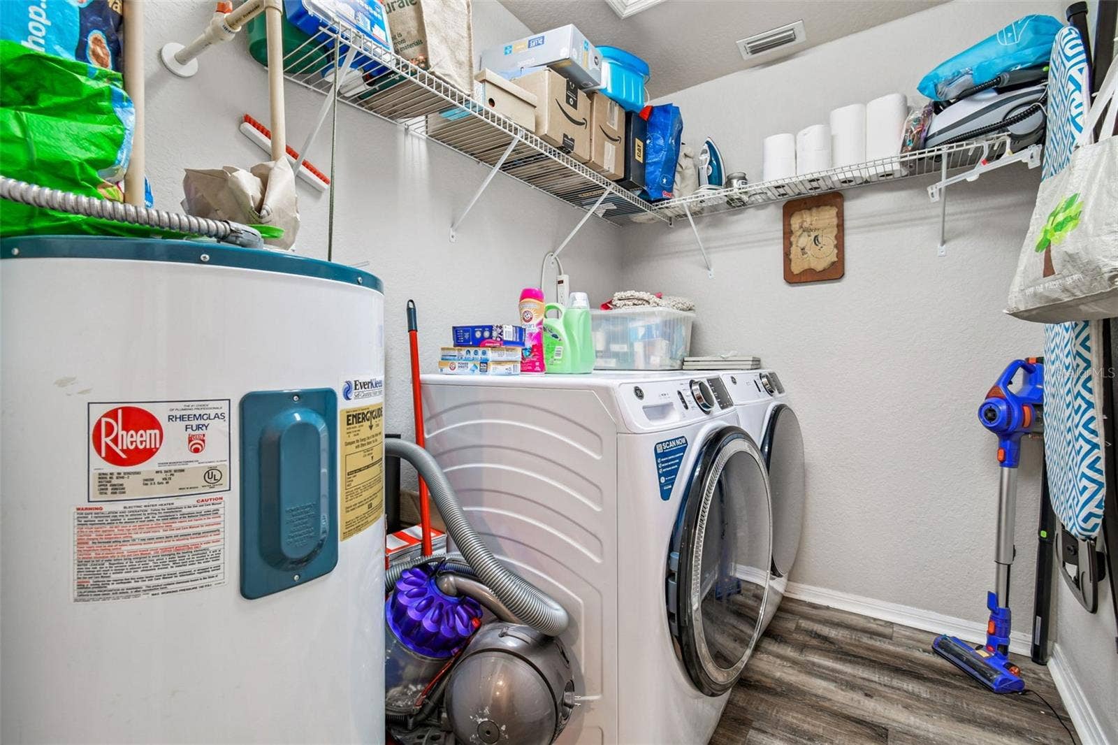 1627 HAMMOCKS AVENUE, Lutz, FL 33549 1627 HAMMOCKS AVENUE, Lutz, FL 33549