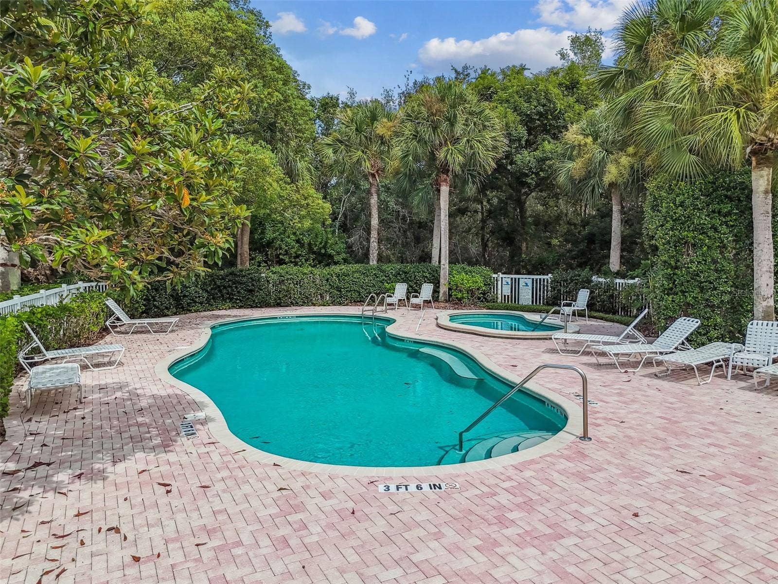 1627 HAMMOCKS AVENUE, Lutz, FL 33549 1627 HAMMOCKS AVENUE, Lutz, FL 33549