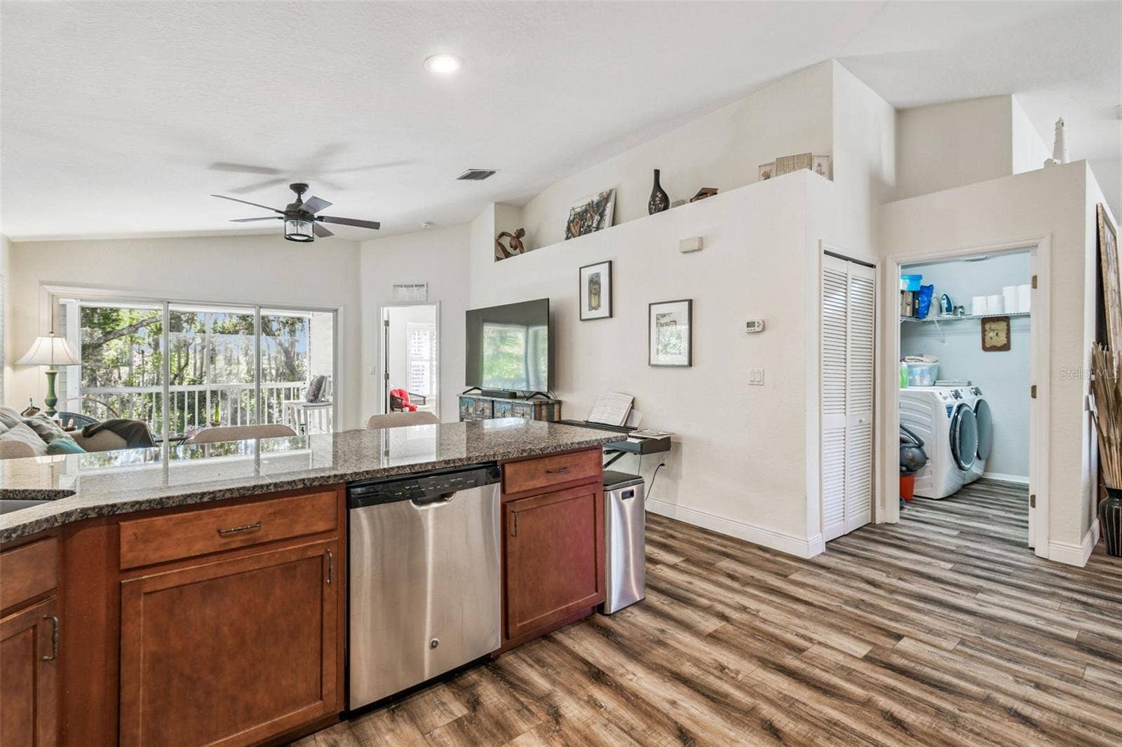 1627 HAMMOCKS AVENUE, Lutz, FL 33549 1627 HAMMOCKS AVENUE, Lutz, FL 33549