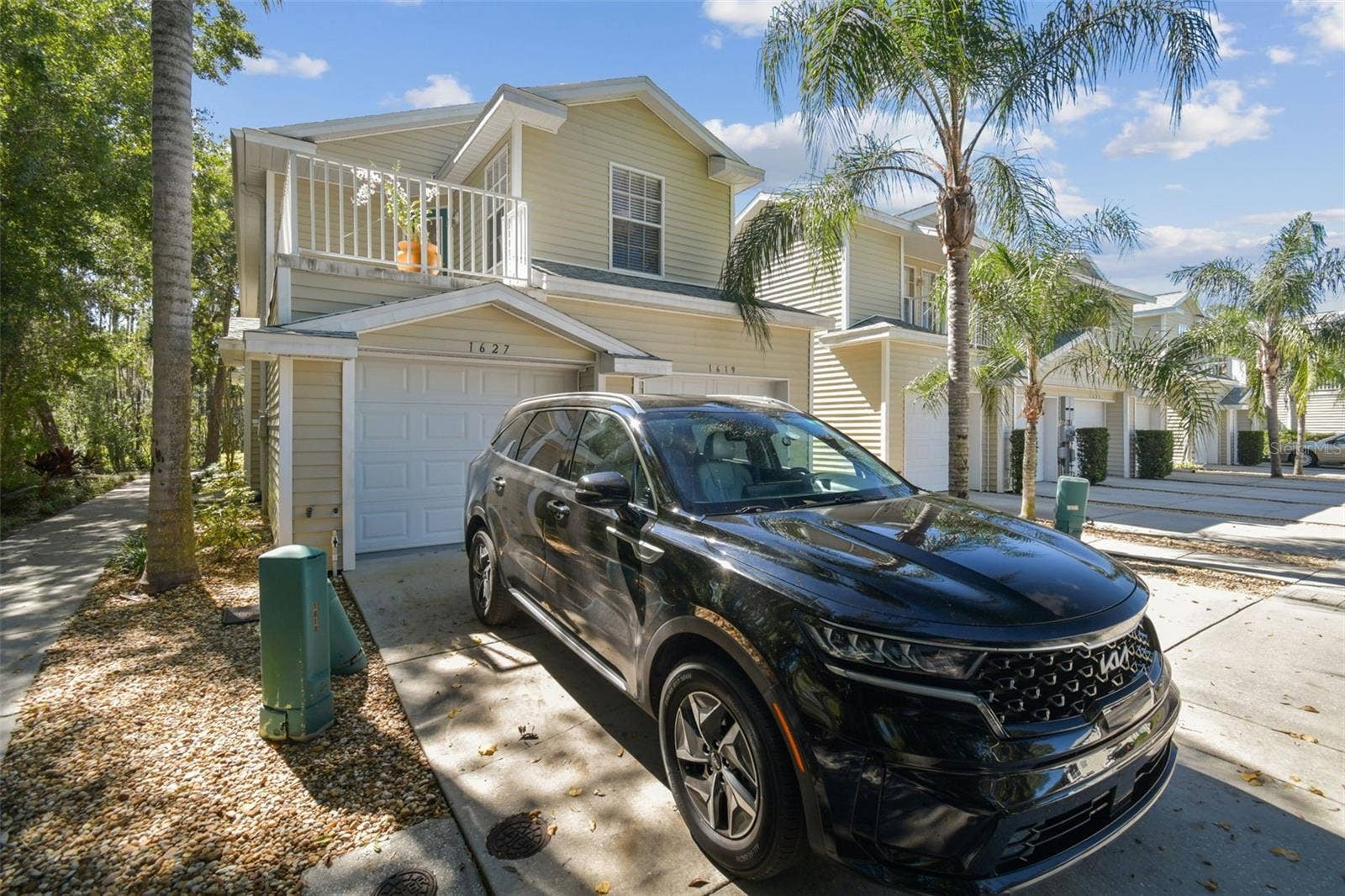 1627 HAMMOCKS AVENUE, Lutz, FL 33549 1627 HAMMOCKS AVENUE, Lutz, FL 33549