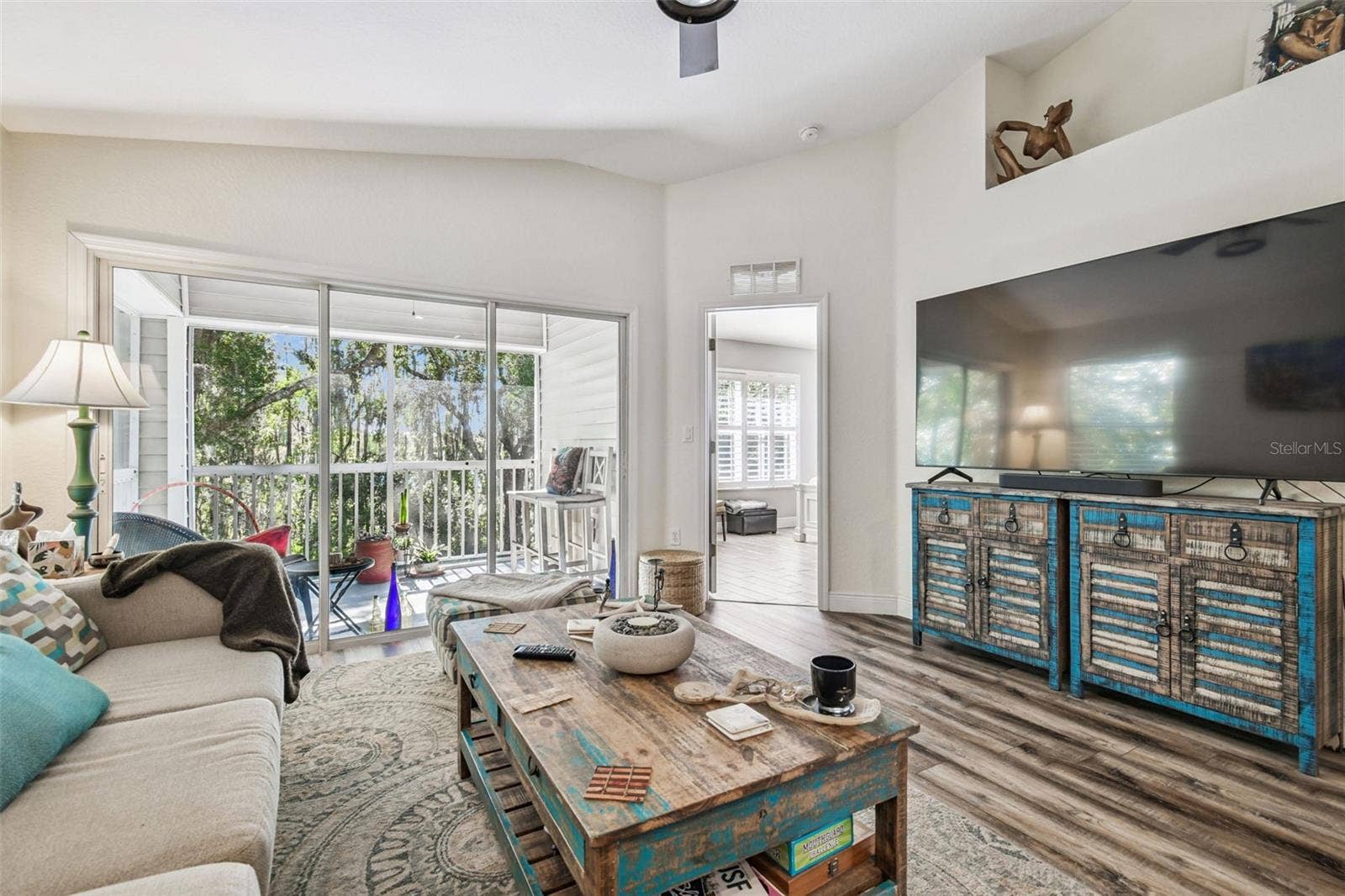 1627 HAMMOCKS AVENUE, Lutz, FL 33549 1627 HAMMOCKS AVENUE, Lutz, FL 33549