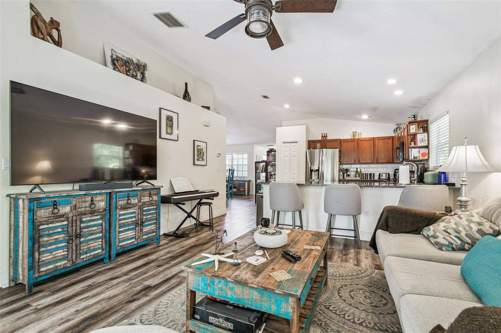 1627 HAMMOCKS AVENUE, Lutz, FL 33549 1627 HAMMOCKS AVENUE, Lutz, FL 33549