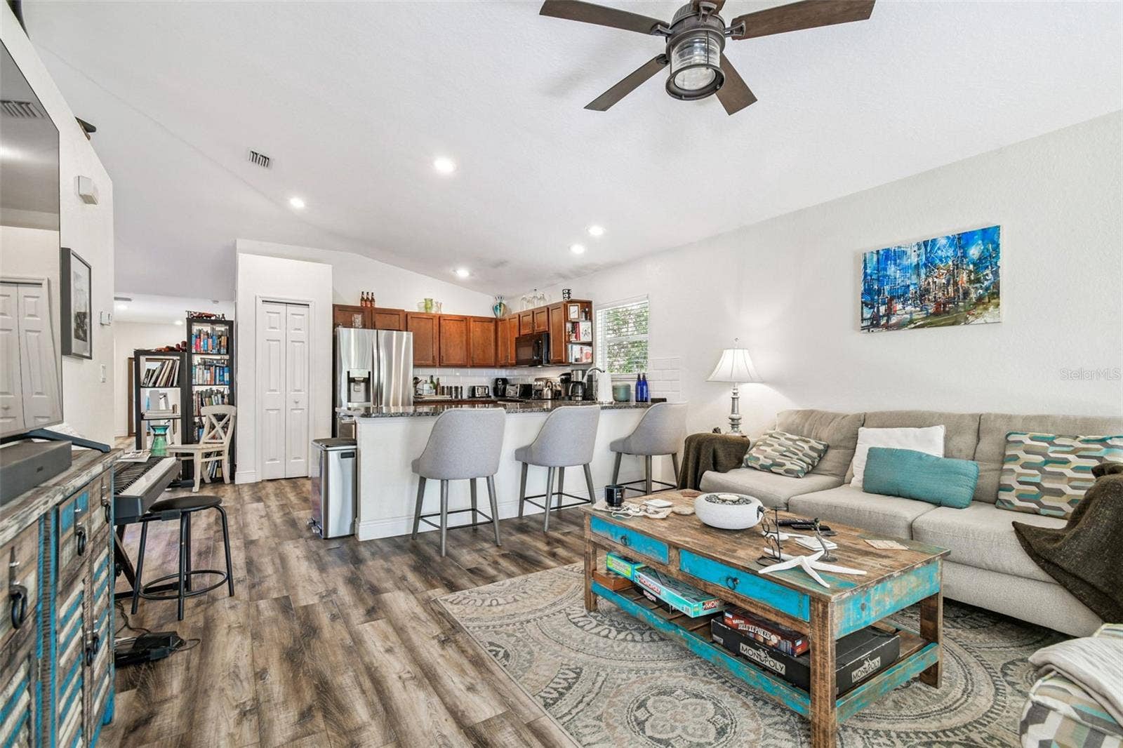 1627 HAMMOCKS AVENUE, Lutz, FL 33549 1627 HAMMOCKS AVENUE, Lutz, FL 33549
