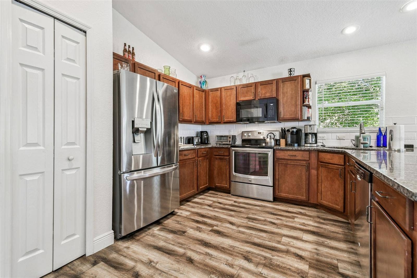 1627 HAMMOCKS AVENUE, Lutz, FL 33549 1627 HAMMOCKS AVENUE, Lutz, FL 33549