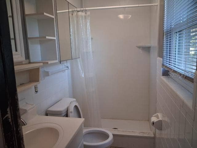 8825 113TH STREET, Seminole, FL 33772 8825 113TH STREET, Seminole, FL 33772
