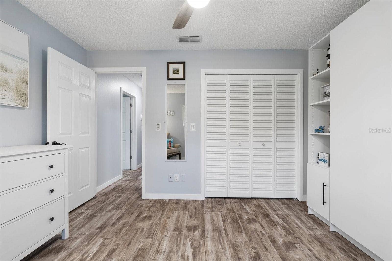 Second bedroom with large closet.