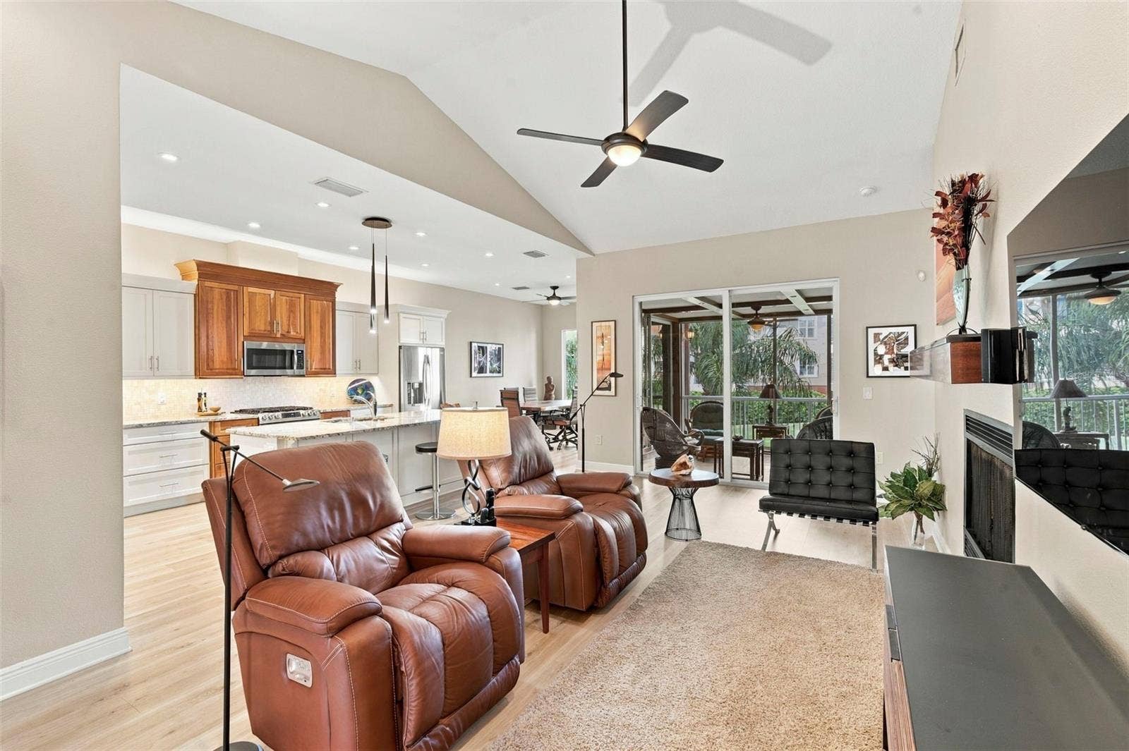 10 LINCOLN AVENUE S, St Petersburg, FL 33711