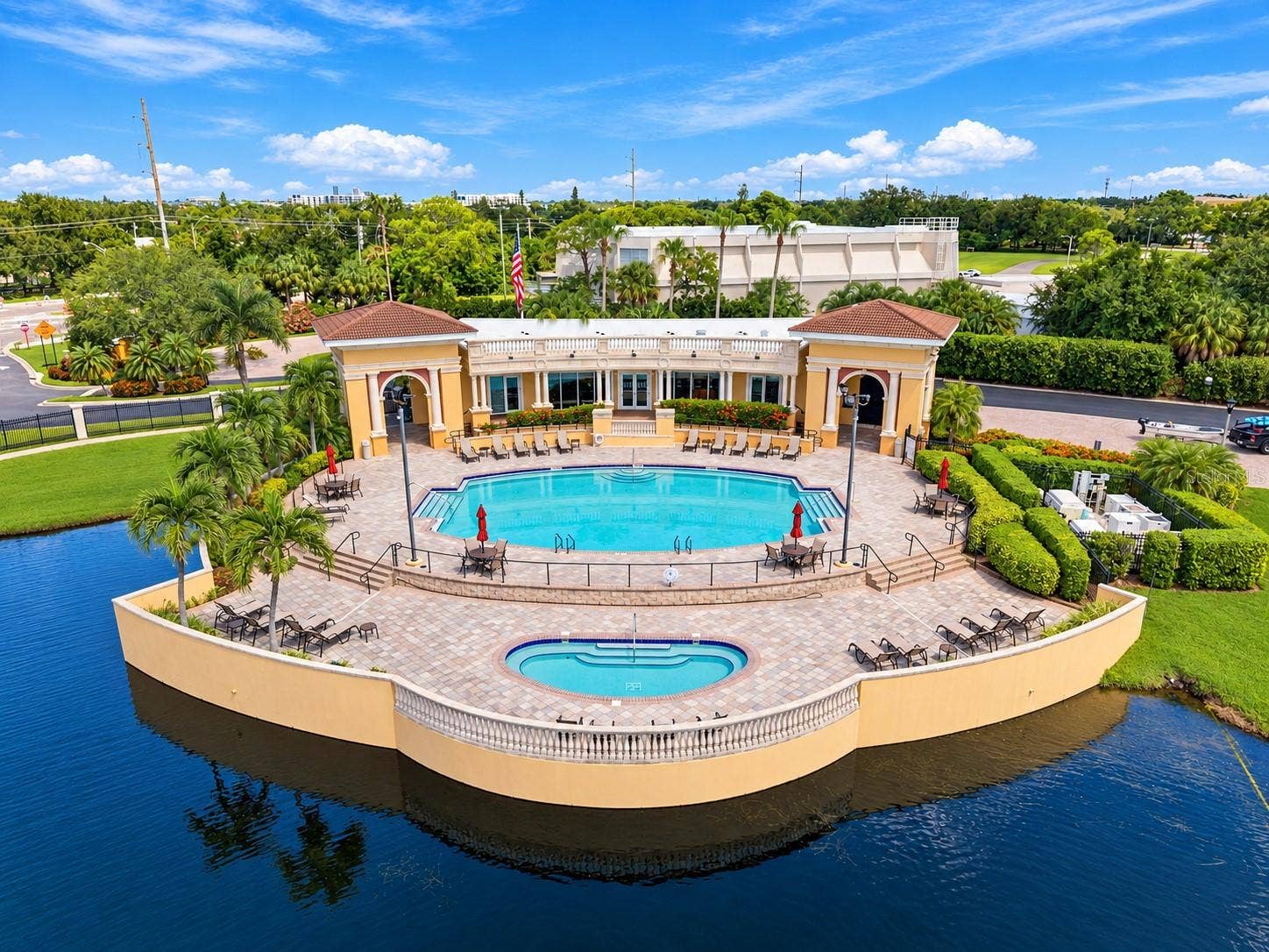 10 LINCOLN AVENUE S, St Petersburg, FL 33711