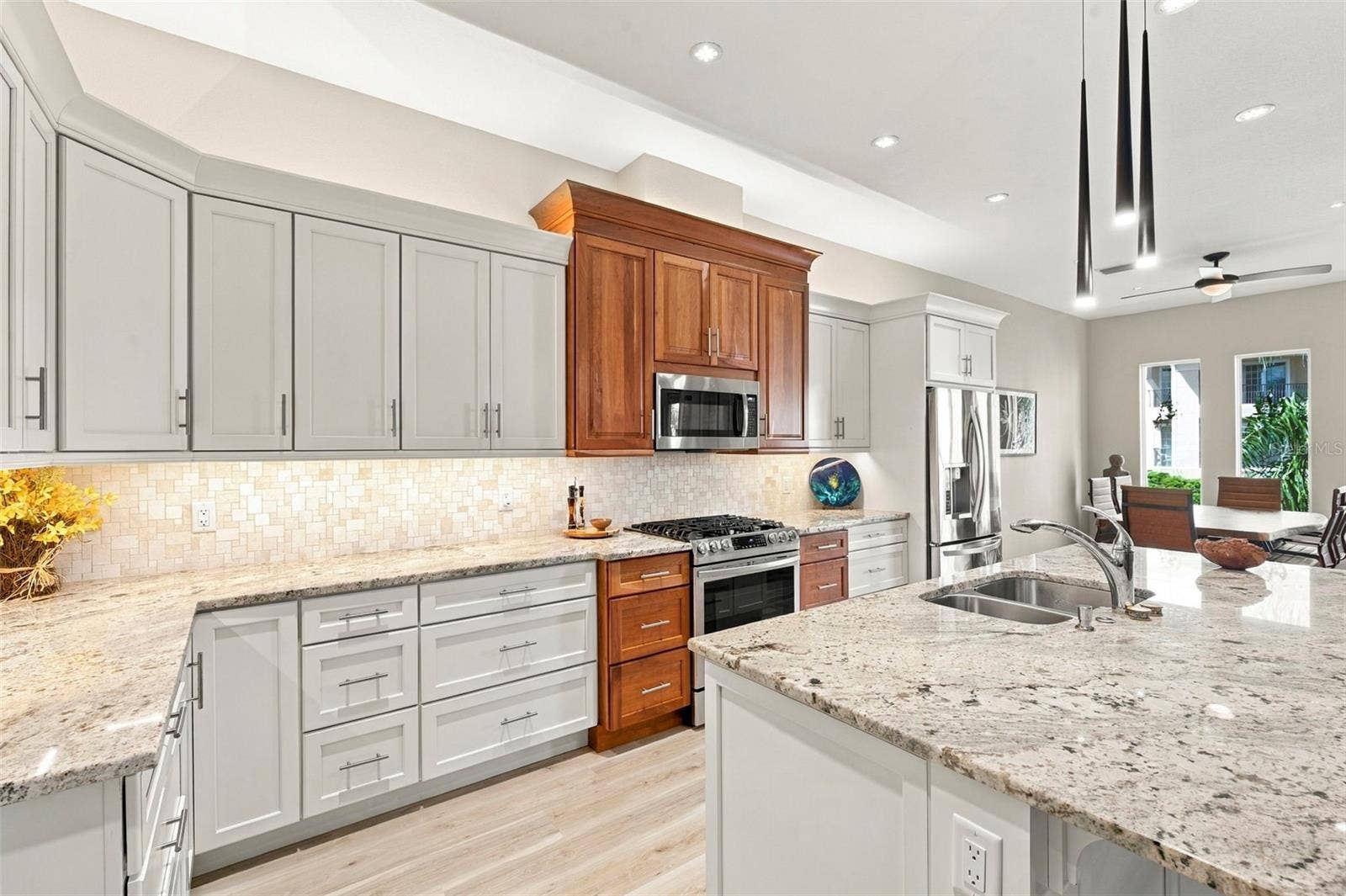 10 LINCOLN AVENUE S, St Petersburg, FL 33711