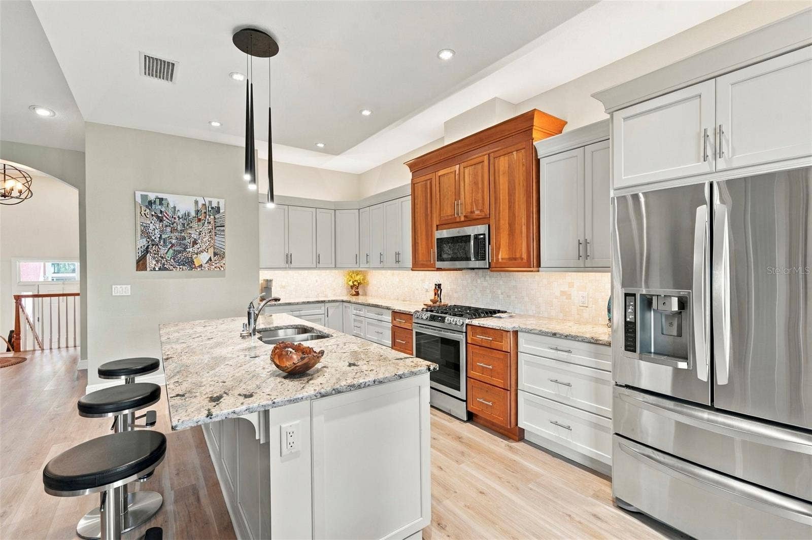 10 LINCOLN AVENUE S, St Petersburg, FL 33711