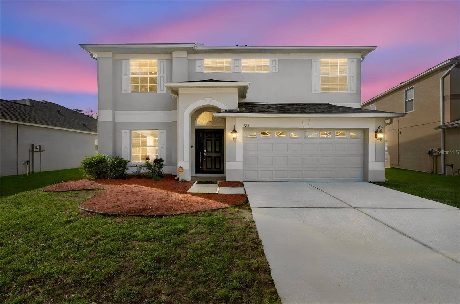 525 POWDER VIEW DRIVE, Ruskin, FL 33570 At Dusk...