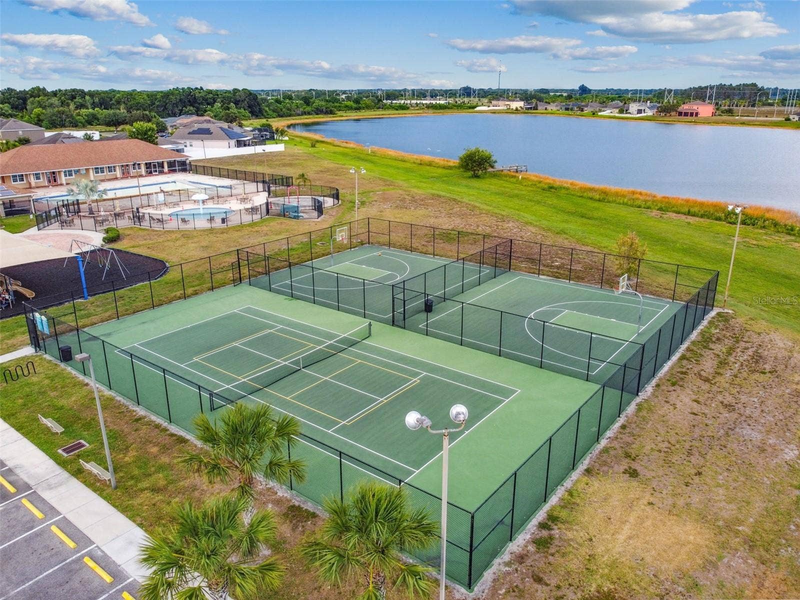 525 POWDER VIEW DRIVE, Ruskin, FL 33570 Tennis and Basketball Courts