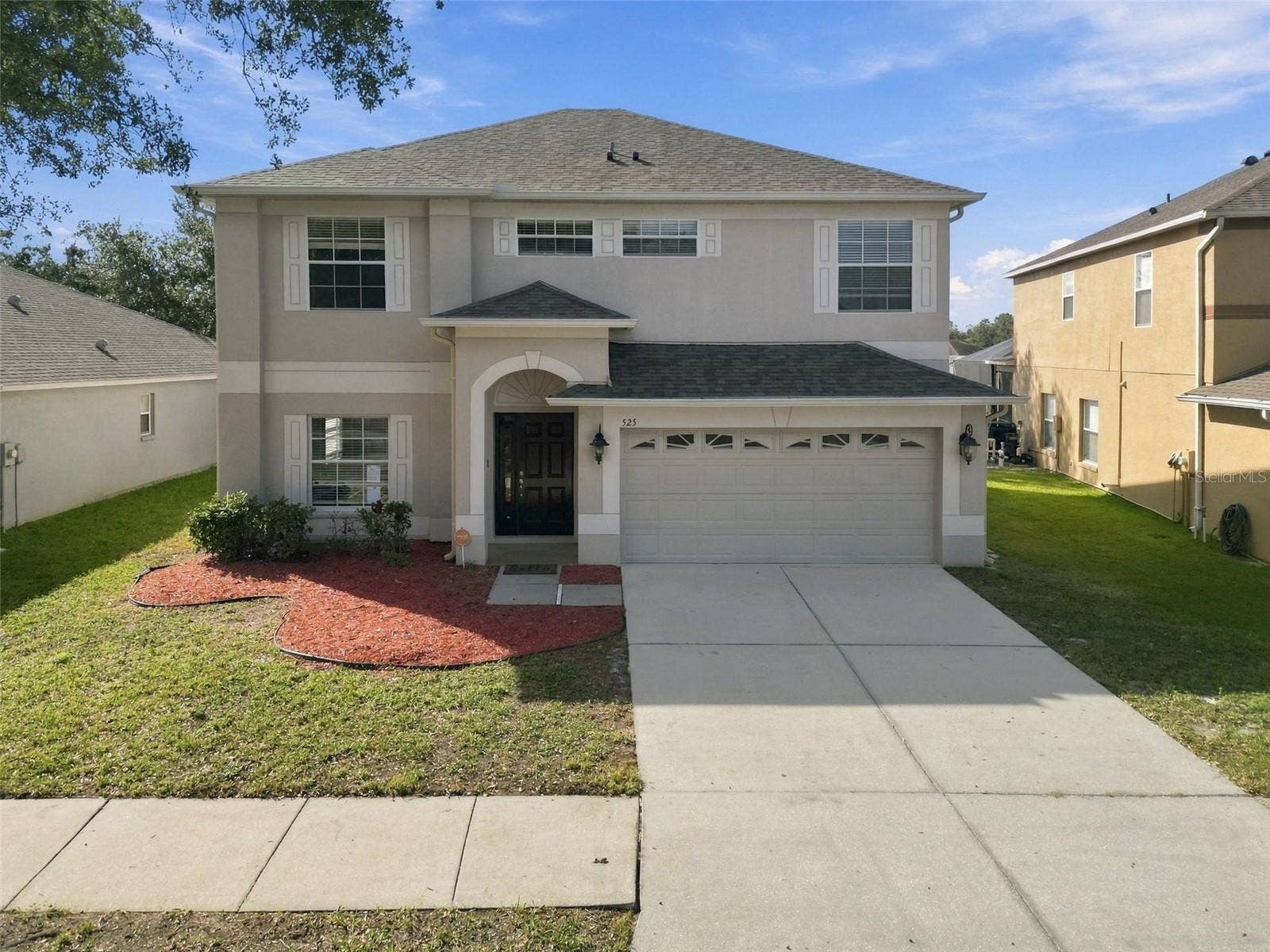 525 POWDER VIEW DRIVE, Ruskin, FL 33570 Front View New Roof with large Driveway