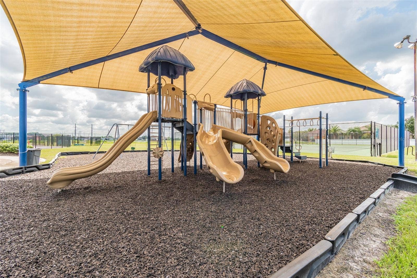 525 POWDER VIEW DRIVE, Ruskin, FL 33570 Covered Slides for sun protection and fun!