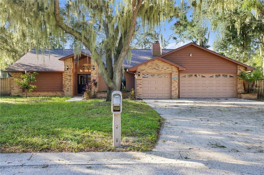 Property photo for 1005 HOLLYBERRY COURT, Brandon, FL
