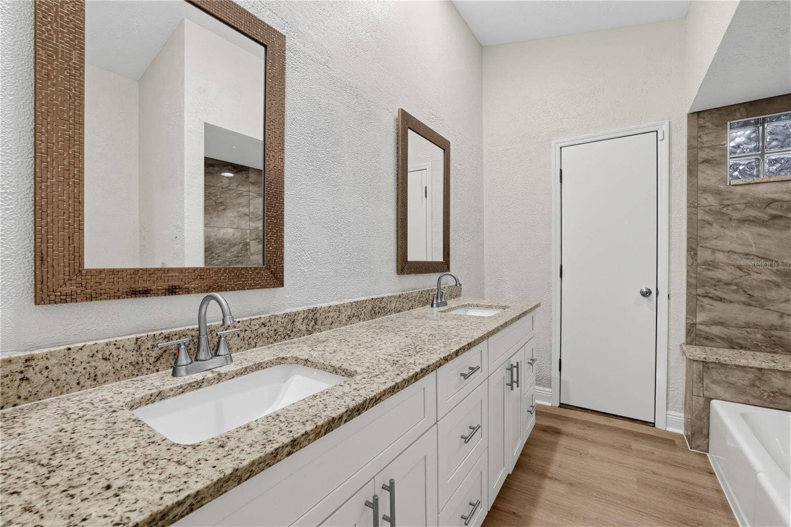 1005 HOLLYBERRY COURT, Brandon, FL 33511 1005 HOLLYBERRY COURT, Brandon, FL 33511