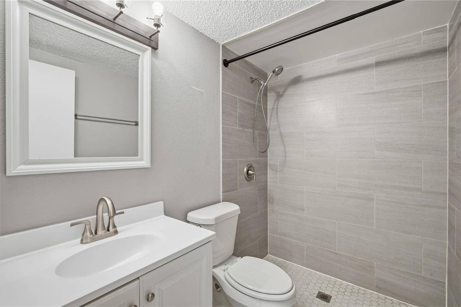 5639 GOLDEN NUGGET DRIVE, Holiday, FL 34690 5639 GOLDEN NUGGET DRIVE, Holiday, FL 34690