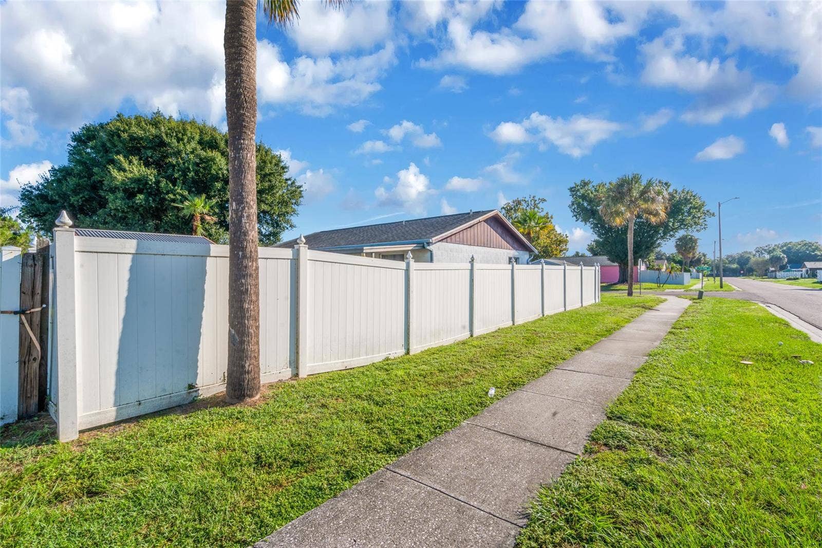 1002 PINE RIDGE CIRCLE, Brandon, FL 33511