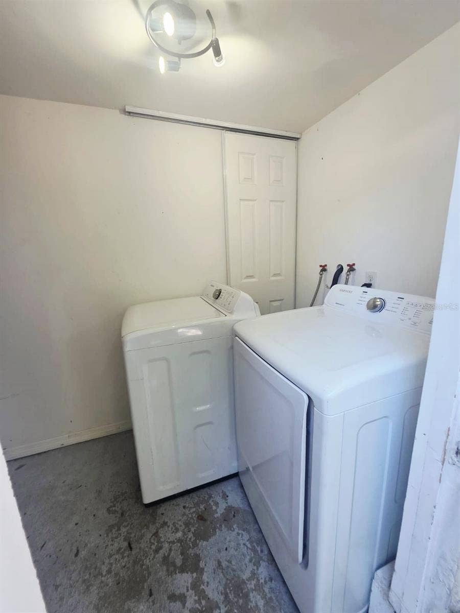 919 E FLORA STREET, Tampa, FL 33604