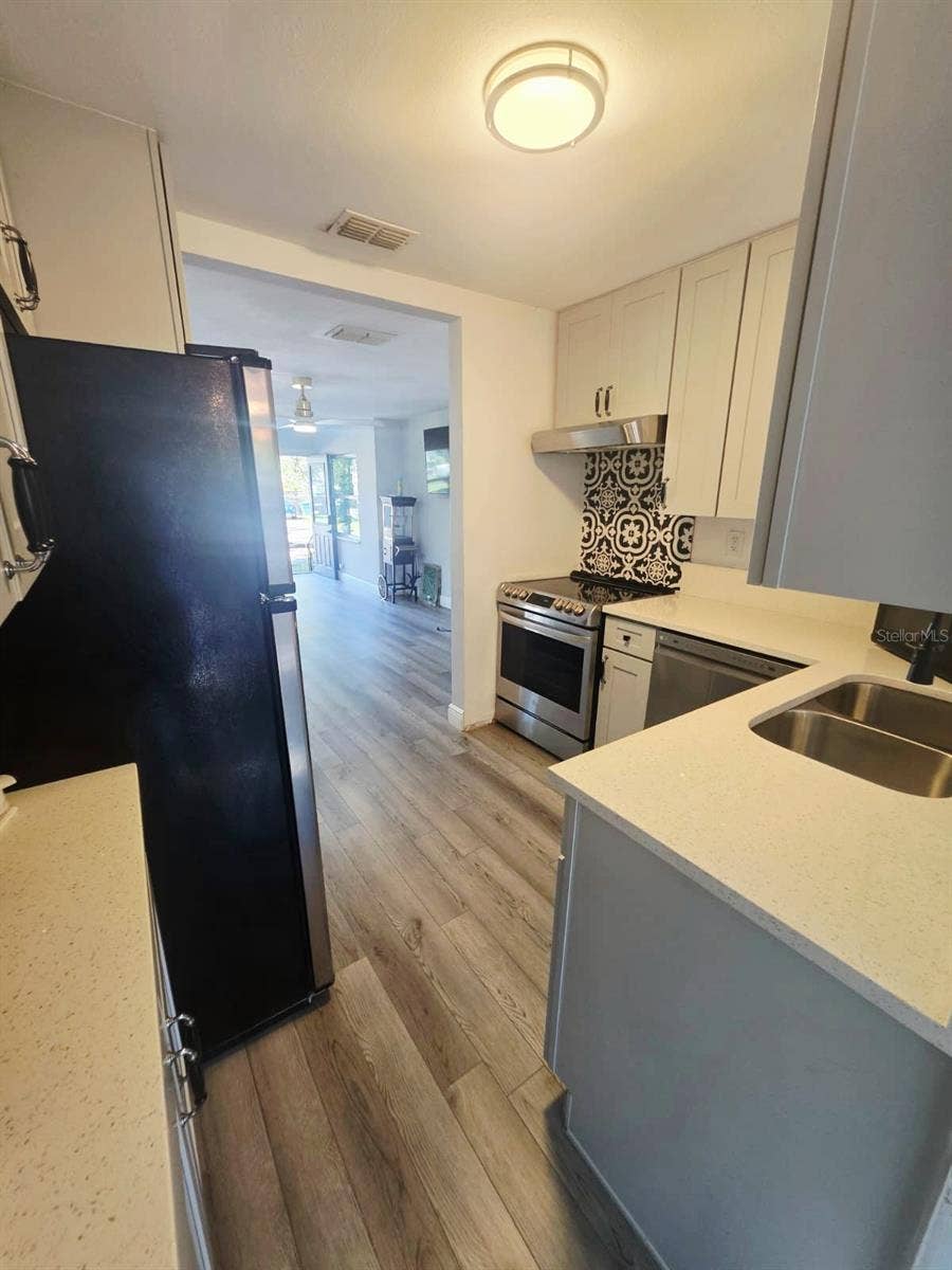 919 E FLORA STREET, Tampa, FL 33604