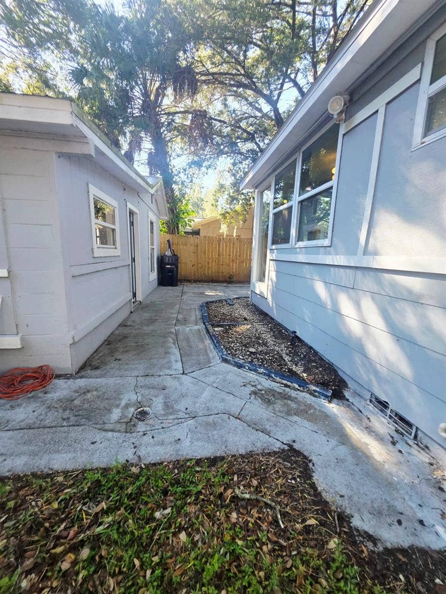919 E FLORA STREET, Tampa, FL 33604