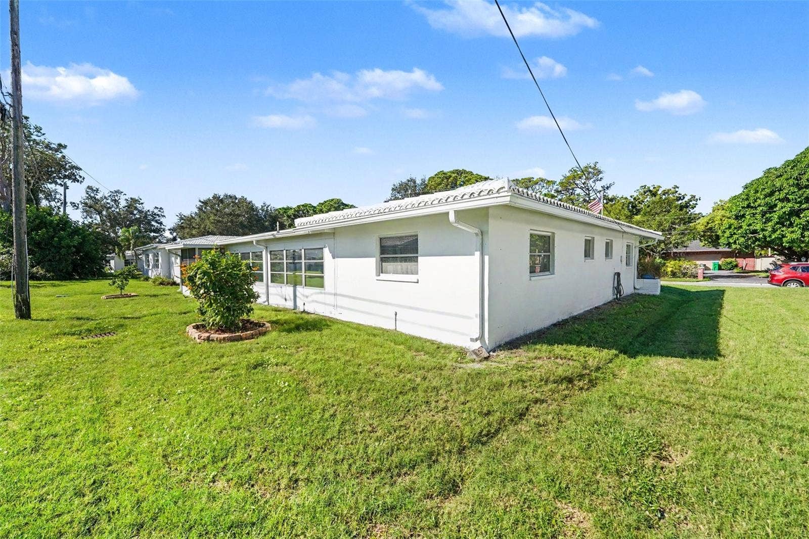 8727 143RD STREET, Seminole, FL 33776