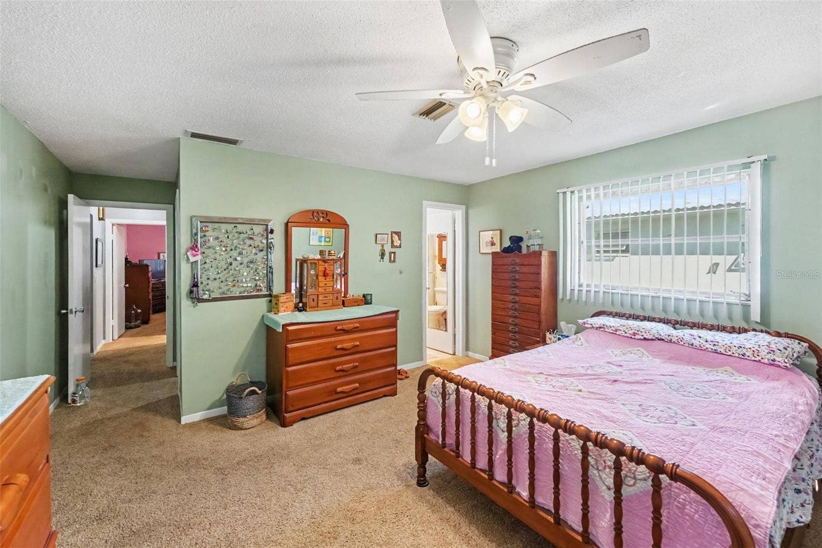 8727 143RD STREET, Seminole, FL 33776