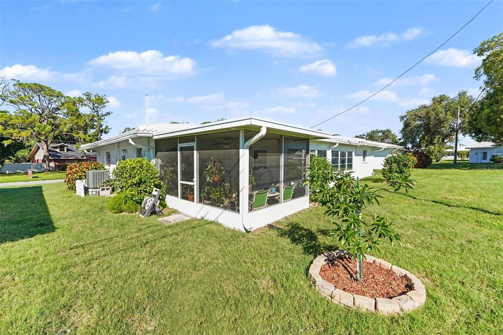 8727 143RD STREET, Seminole, FL 33776