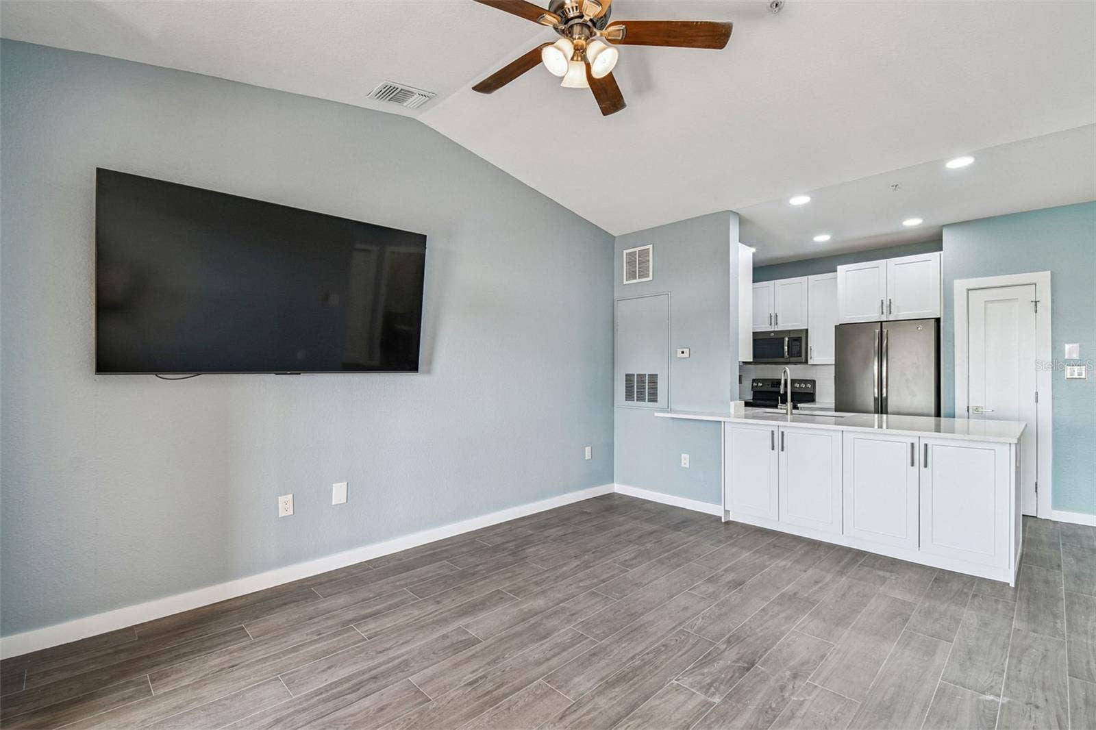 5000 CULBREATH KEY WAY, #9-313, Tampa, FL 33611 5000 CULBREATH KEY WAY, #9-313, Tampa, FL 33611