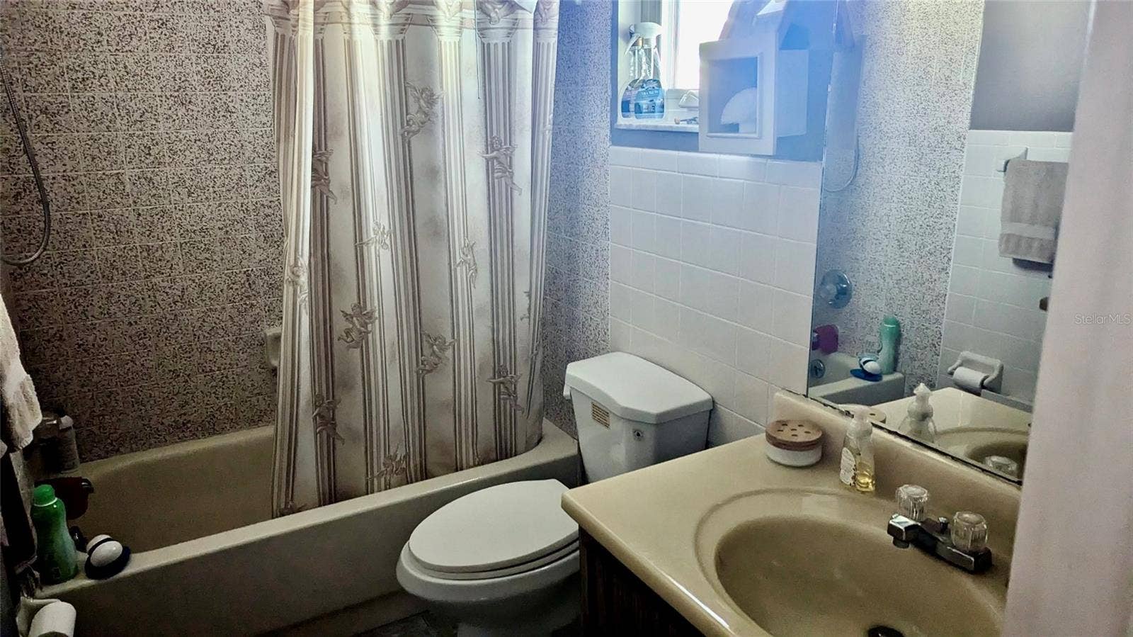 9439 SPRING HILL DRIVE, Spring Hill, FL 34608 9439 SPRING HILL DRIVE, Spring Hill, FL 34608