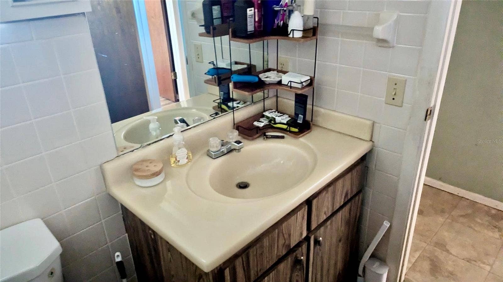 9439 SPRING HILL DRIVE, Spring Hill, FL 34608 9439 SPRING HILL DRIVE, Spring Hill, FL 34608