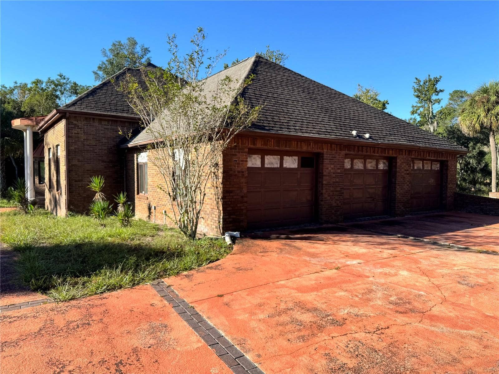 5385 SUWANNEE ROAD, Spring Hill, FL 34607 Garage Side
