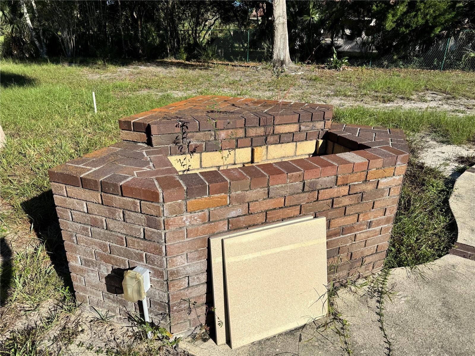 5385 SUWANNEE ROAD, Spring Hill, FL 34607 BBQ