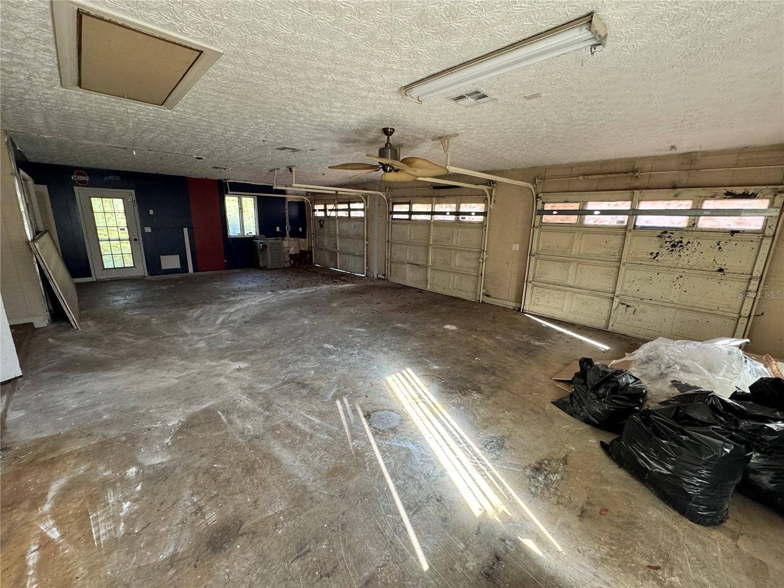 5385 SUWANNEE ROAD, Spring Hill, FL 34607 3 car garage