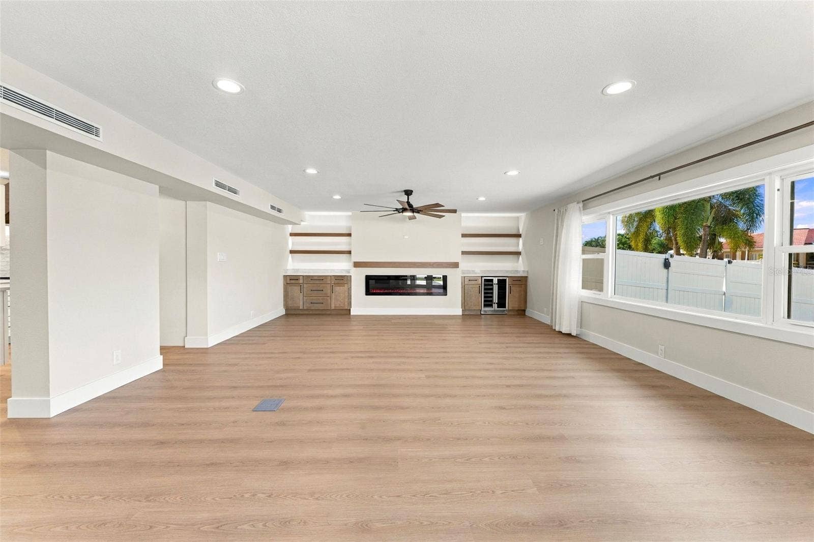 3912 FONTAINEBLEAU DRIVE, Tampa, FL 33634