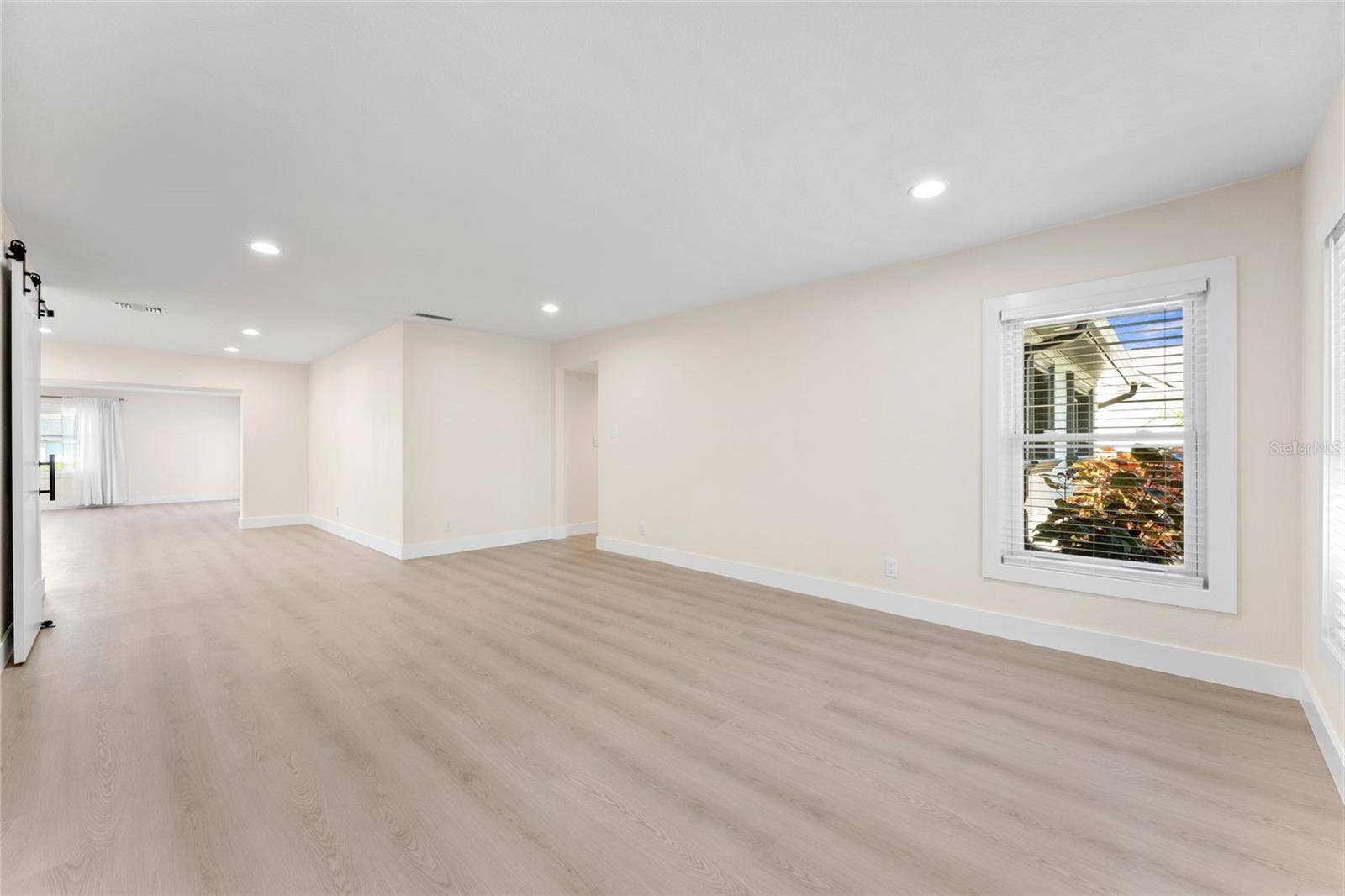 3912 FONTAINEBLEAU DRIVE, Tampa, FL 33634