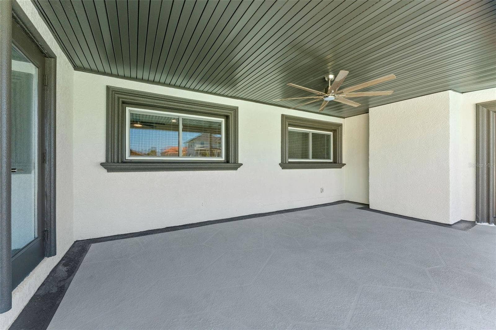 3912 FONTAINEBLEAU DRIVE, Tampa, FL 33634