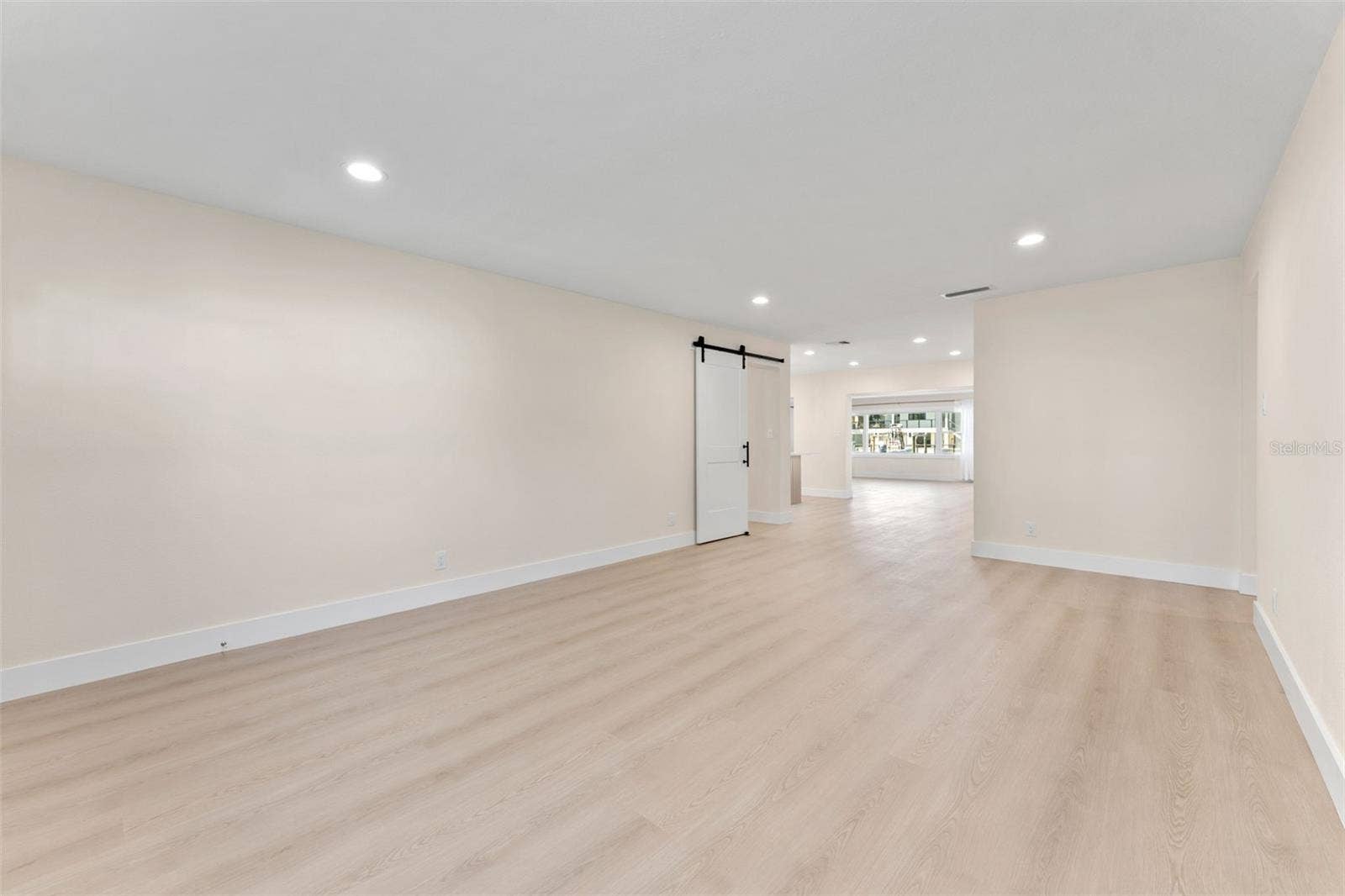 3912 FONTAINEBLEAU DRIVE, Tampa, FL 33634