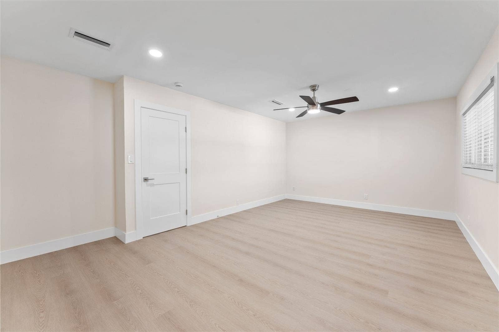 3912 FONTAINEBLEAU DRIVE, Tampa, FL 33634
