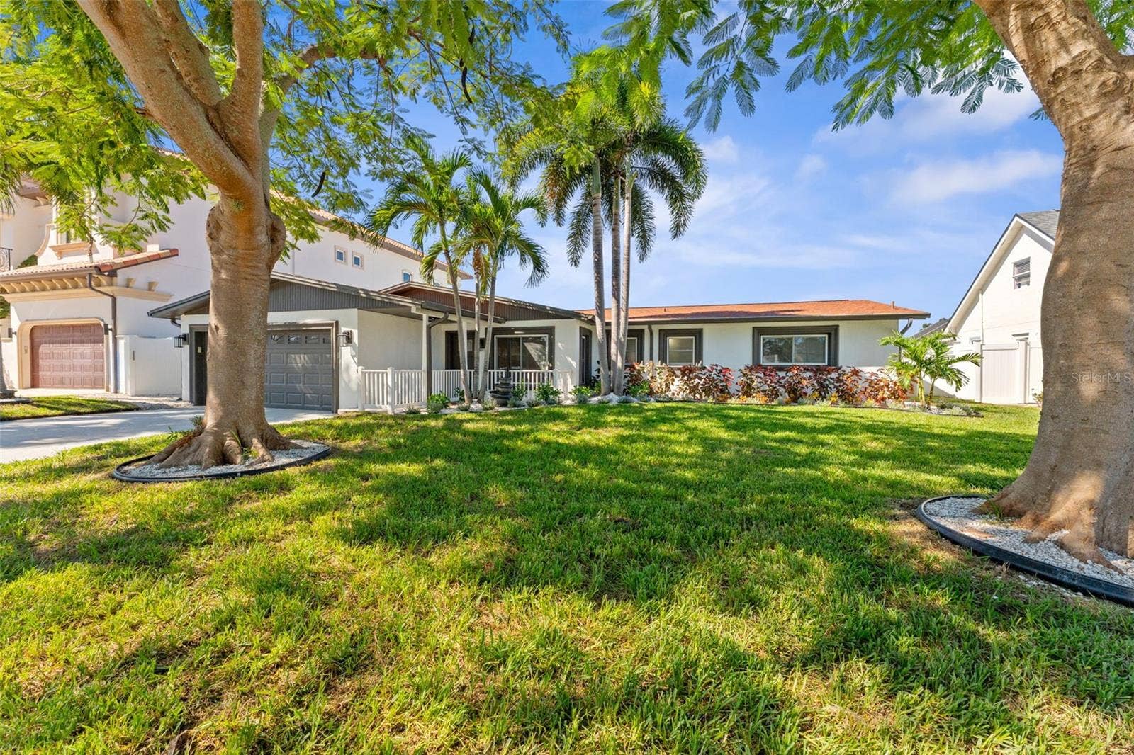 3912 FONTAINEBLEAU DRIVE, Tampa, FL 33634