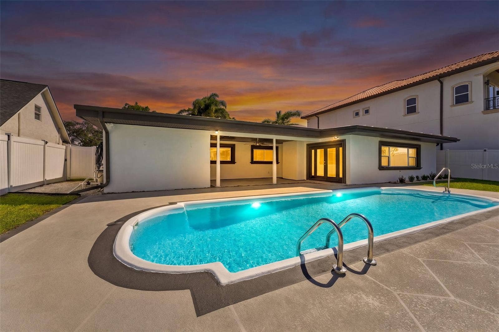 3912 FONTAINEBLEAU DRIVE, Tampa, FL 33634